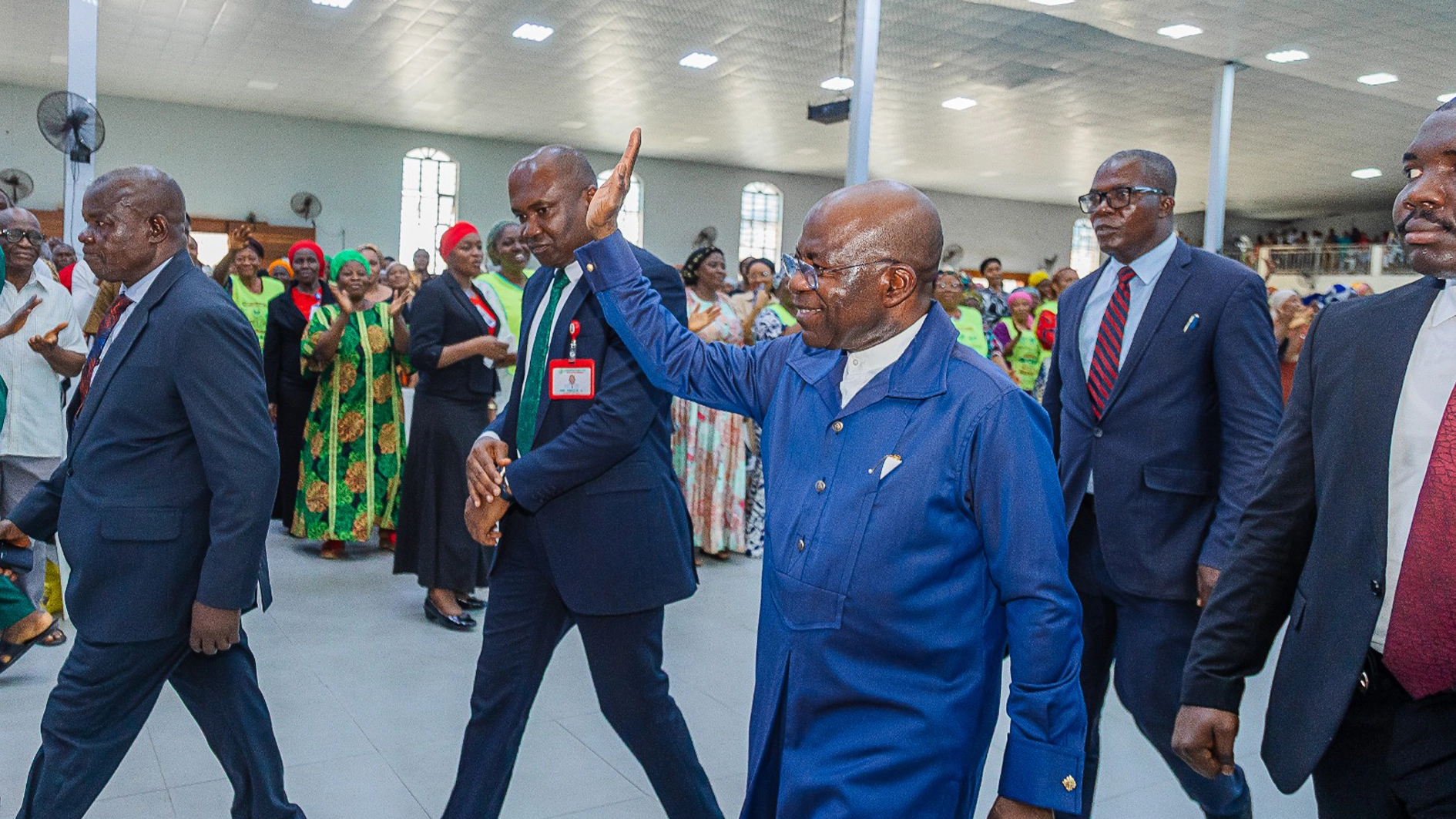 Lazarus Muoka Pastor