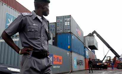 Customs arrest 4 Chinese