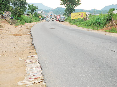 The Lokoja/Okene deadly one lane road at Obajana junction