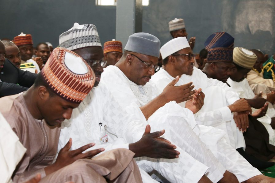 PRESIDENT AT THE PRAYER 3A