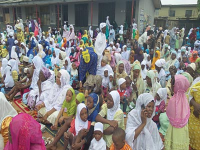 Ramadan-Crowd-18-7-15-Copy