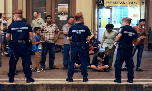 Main-Budapest-station-orders-evacuation-due-to-migrants