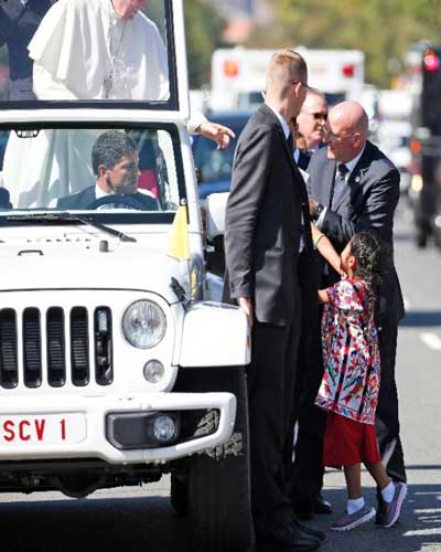 pope–and-sofia