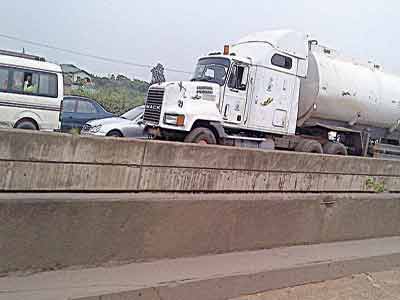 Long-bridge-traffic-1-Copy