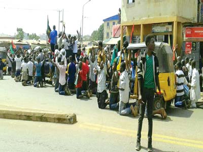 Pro-Biafra protesters during their celebration in Enugu over Kanu’s release …yesterday.