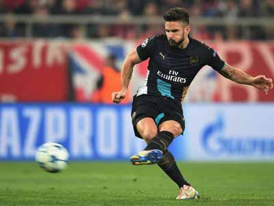 Giroud-treble-sends-Arsenal-through-to-last-16
