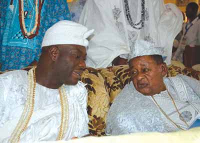 Ooni and Alaafin discussing 