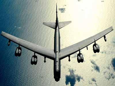 U-S-flies-B-bomber-in-resp