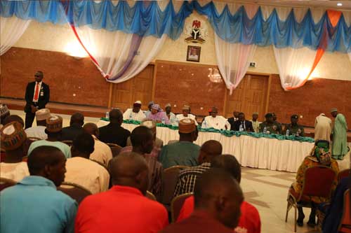 buhari-meet-with-chibok-girl-parent-2