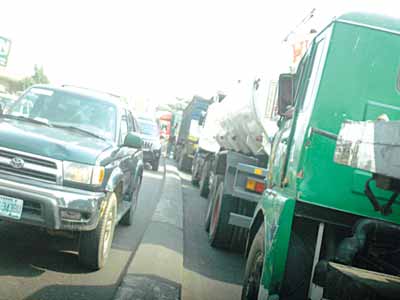 Scene of chaos at Apapa road 															                    PHOTO: CHARLES OKOLO