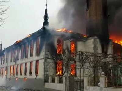 Mosque-on-fire