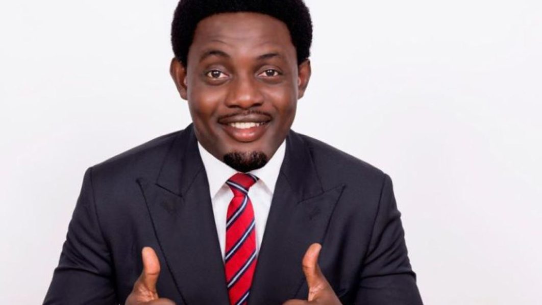 ay-comedian-768×1151