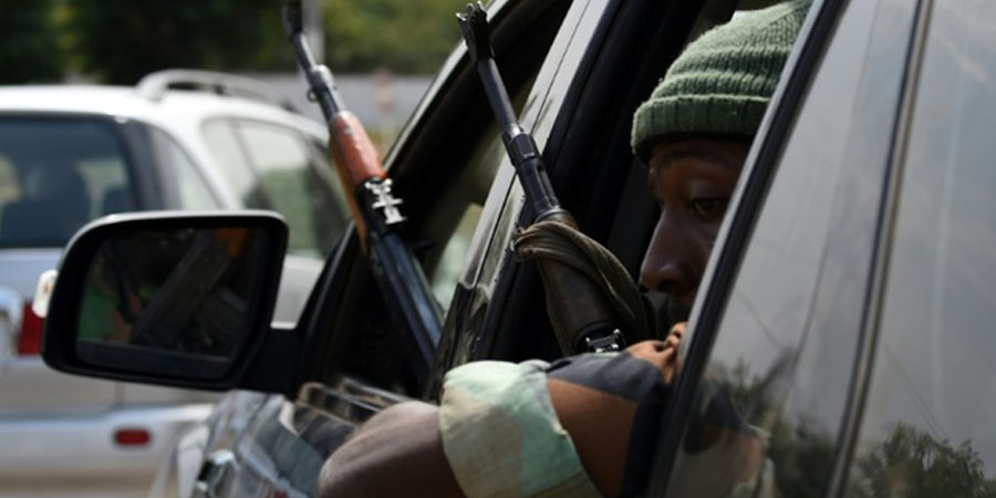 A Ivory Coast patrols the airport in Bouake on January 13, 2017 / Sia Kambou (AFP/File) 