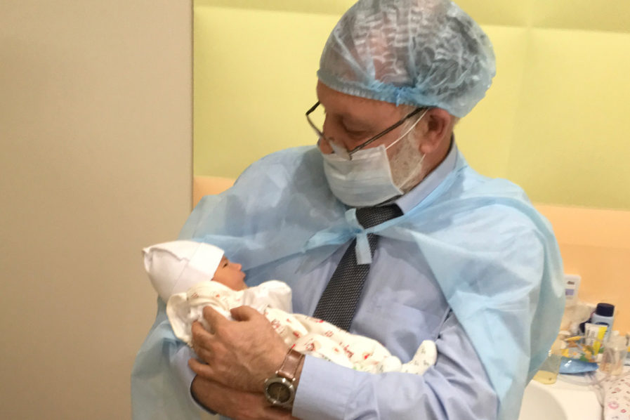 dr-zukin-with-three-parent-baby-born-in-kiev