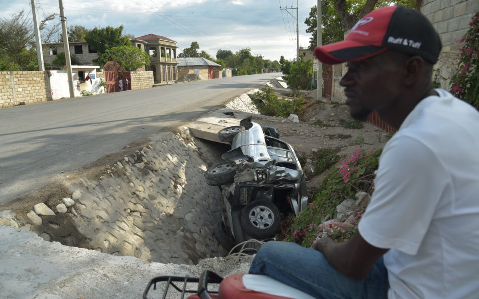 Bus in Haiti flees accident, kills 34: officials