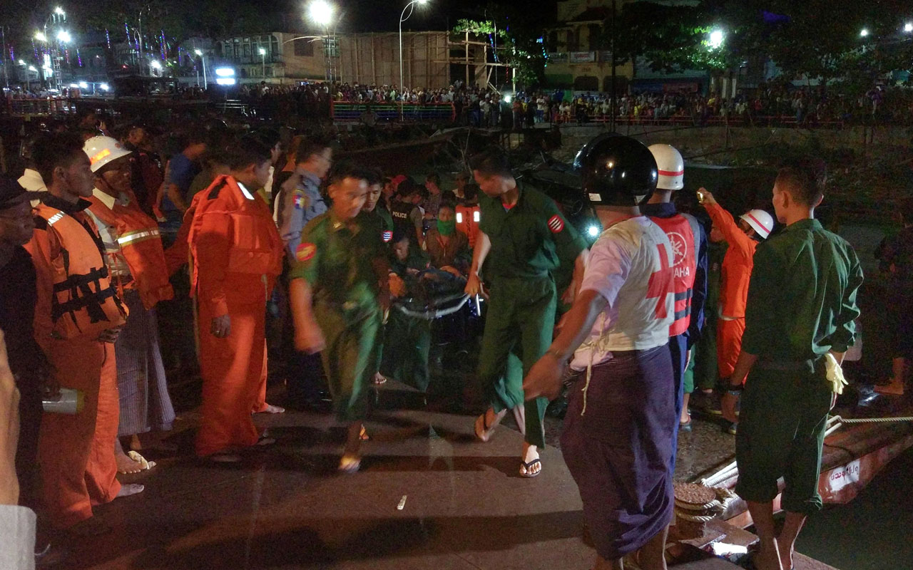 MYANMAR-ACCIDENT-BOAT