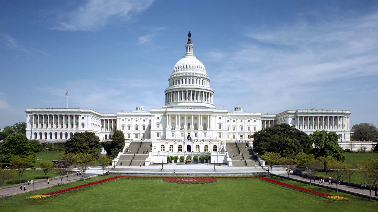 United_States_Capitol_-_west_front