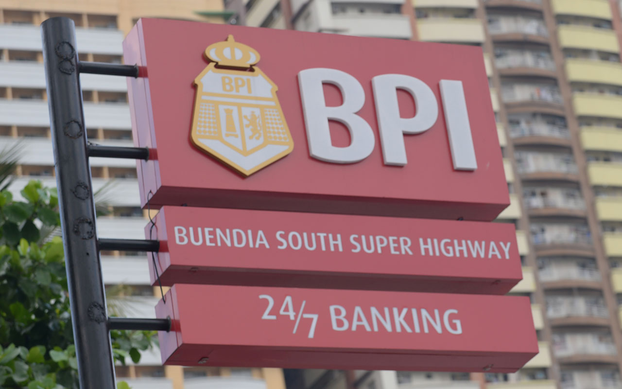 PHILIPPINES-BANKING-BPI-COMPUTERS