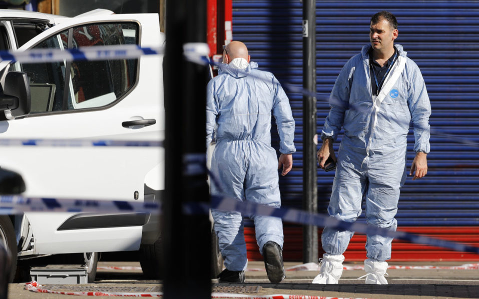 BRITAIN-ATTACKS-VEHICLE