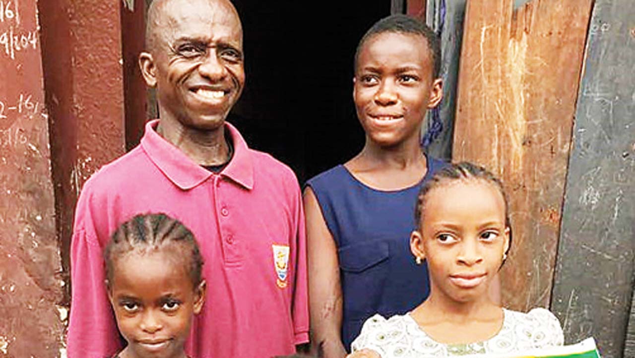 Emmanuel-Oshin-&-Family,-GOtv-Wow-Winners