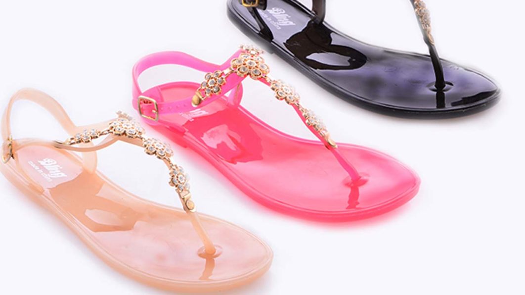 Fashion-Rubber-sandals-with-bejewel-mi22349