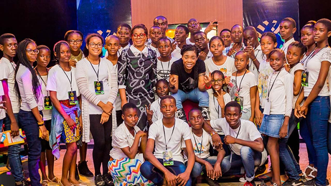 VOTC-participants-with-dancer-Kaffy-and-visioner-Foluke-Michaels