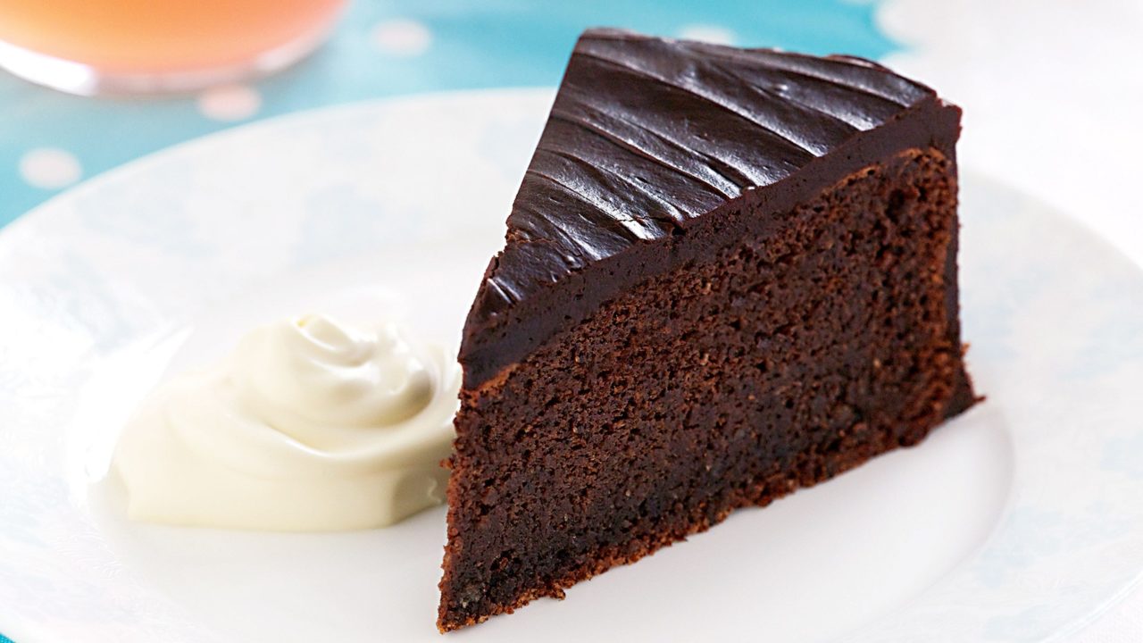 flourless-chocolate-hazelnut-cake-50137-1