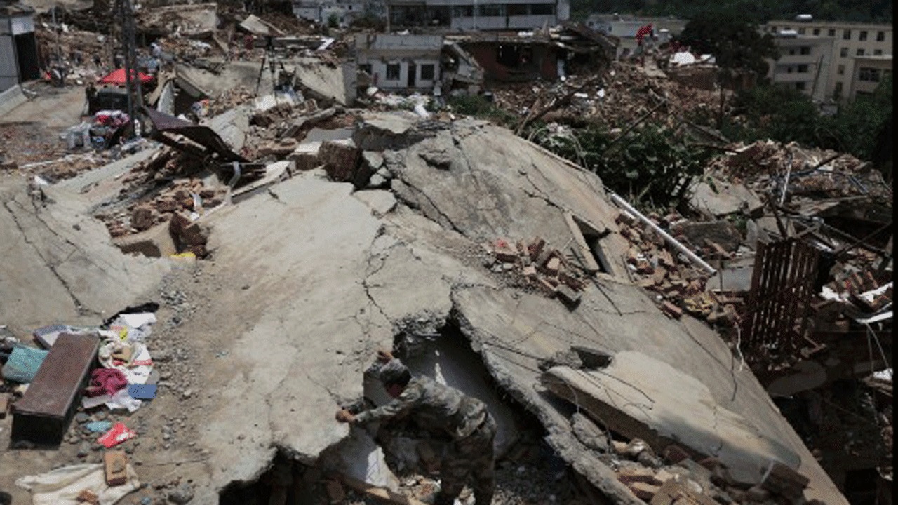 140806093251-01-china-quake-0806-horizontal-gallery