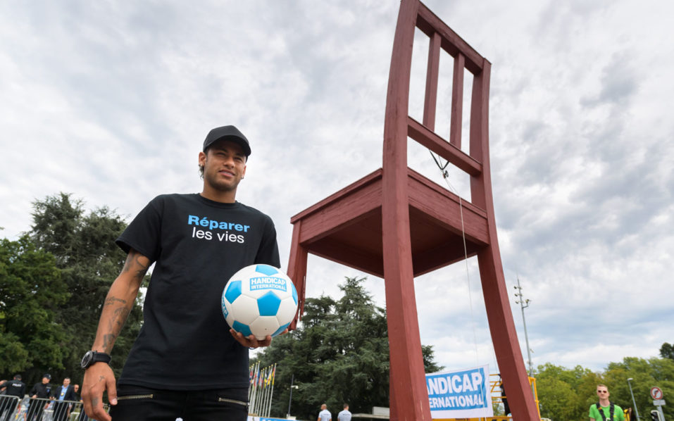 FLB-CHARITY-NGO-NEYMAR