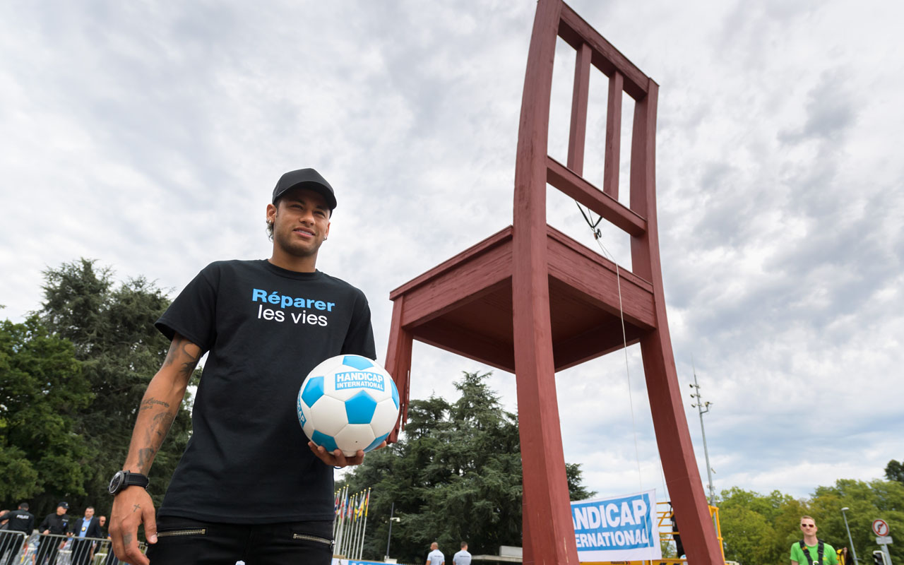 FLB-CHARITY-NGO-NEYMAR