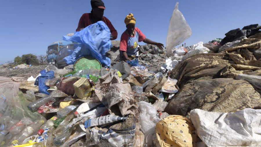 SENEGAL-ENVIRONNEMENT-POLLUTION-PLASTICS