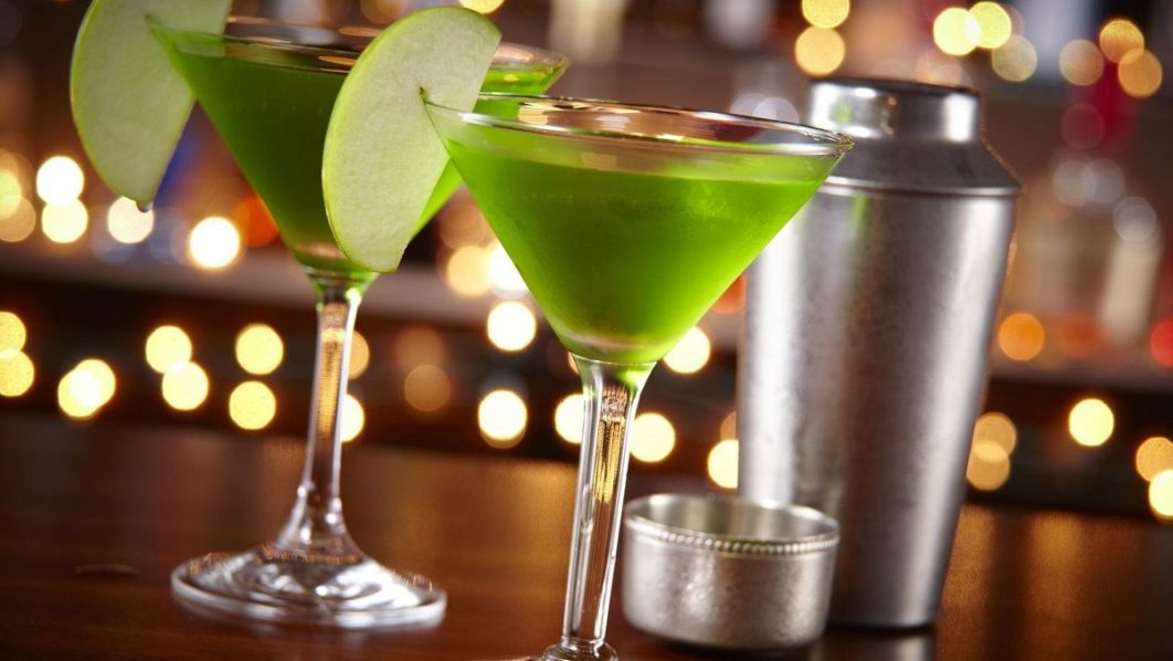 Appletini-GettyImages-171319146-587e660c5f9b584db318bd63