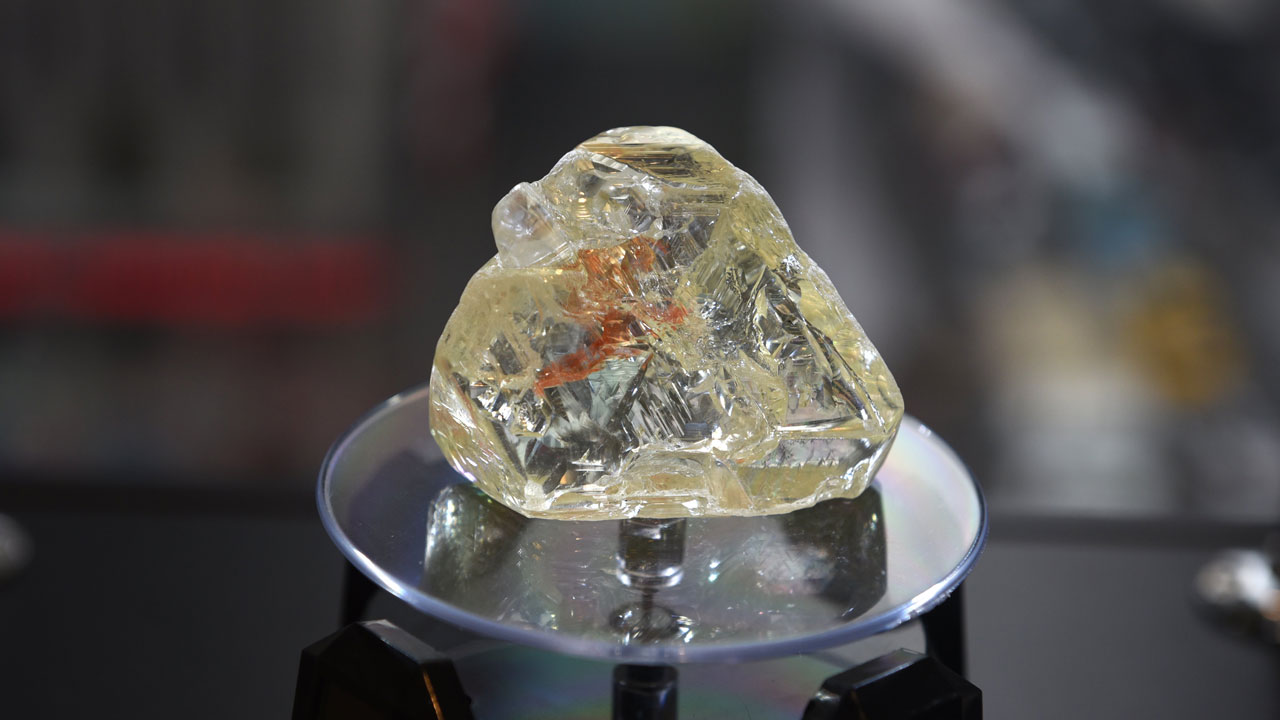000_UV42B