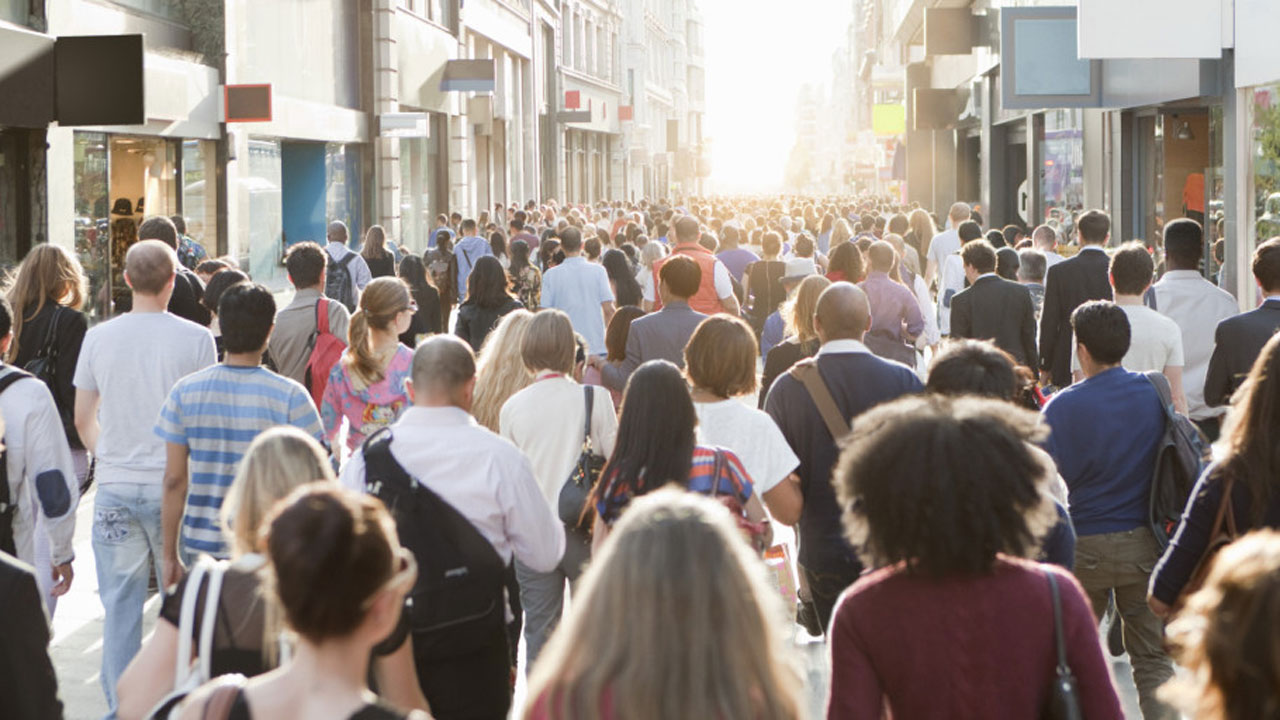 people-in-city-1024×512