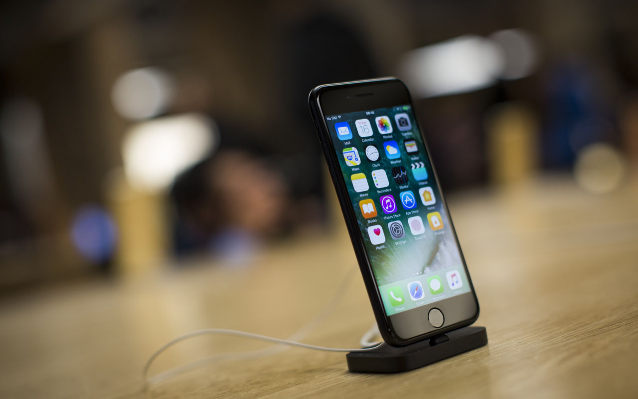 FILES-BRITAIN-FRANCE-US-PROBE-APPLE
