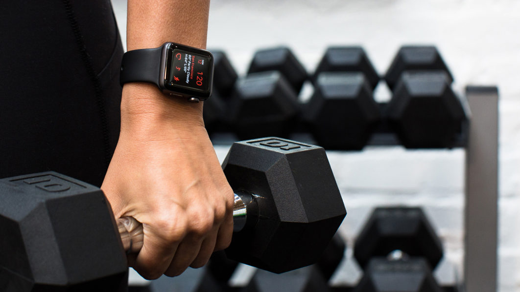 black vpavic-1220-130916-apple-watch-2-review19_2040_social.0