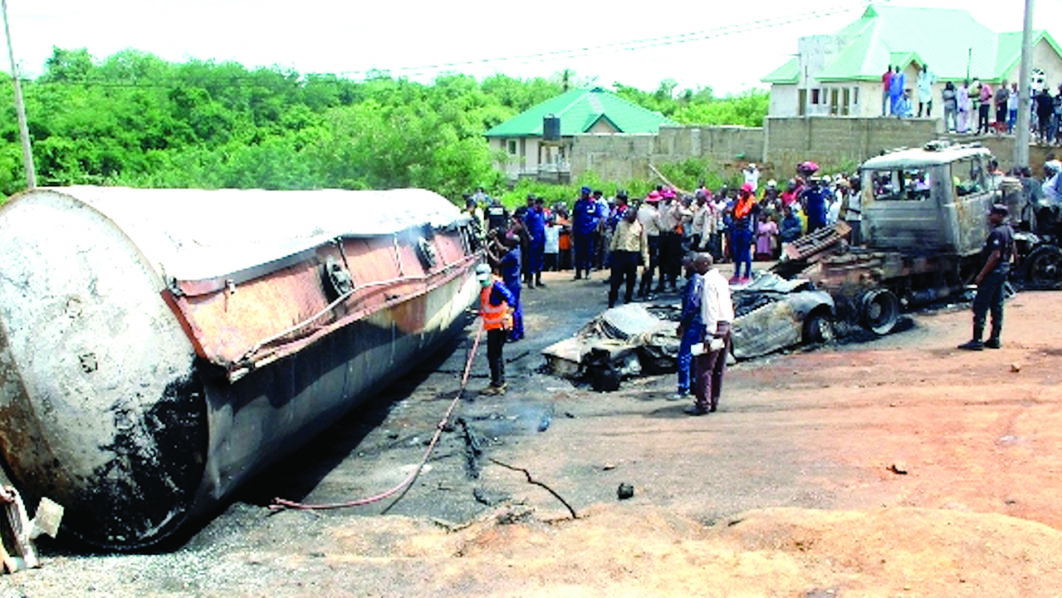 Pic. 25.  Scene of an accident where a 33,000 litre  Diesel T