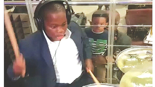 DRUMMER-BOY-OREEBEE-3