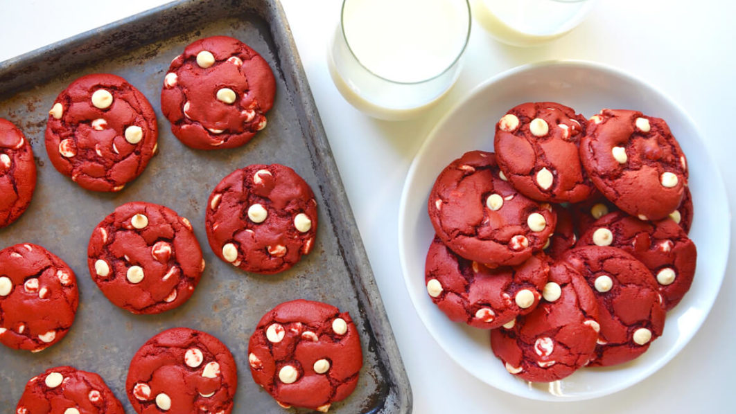 red-velvet-chocolate-chip-cake-mix-cookies-recipe