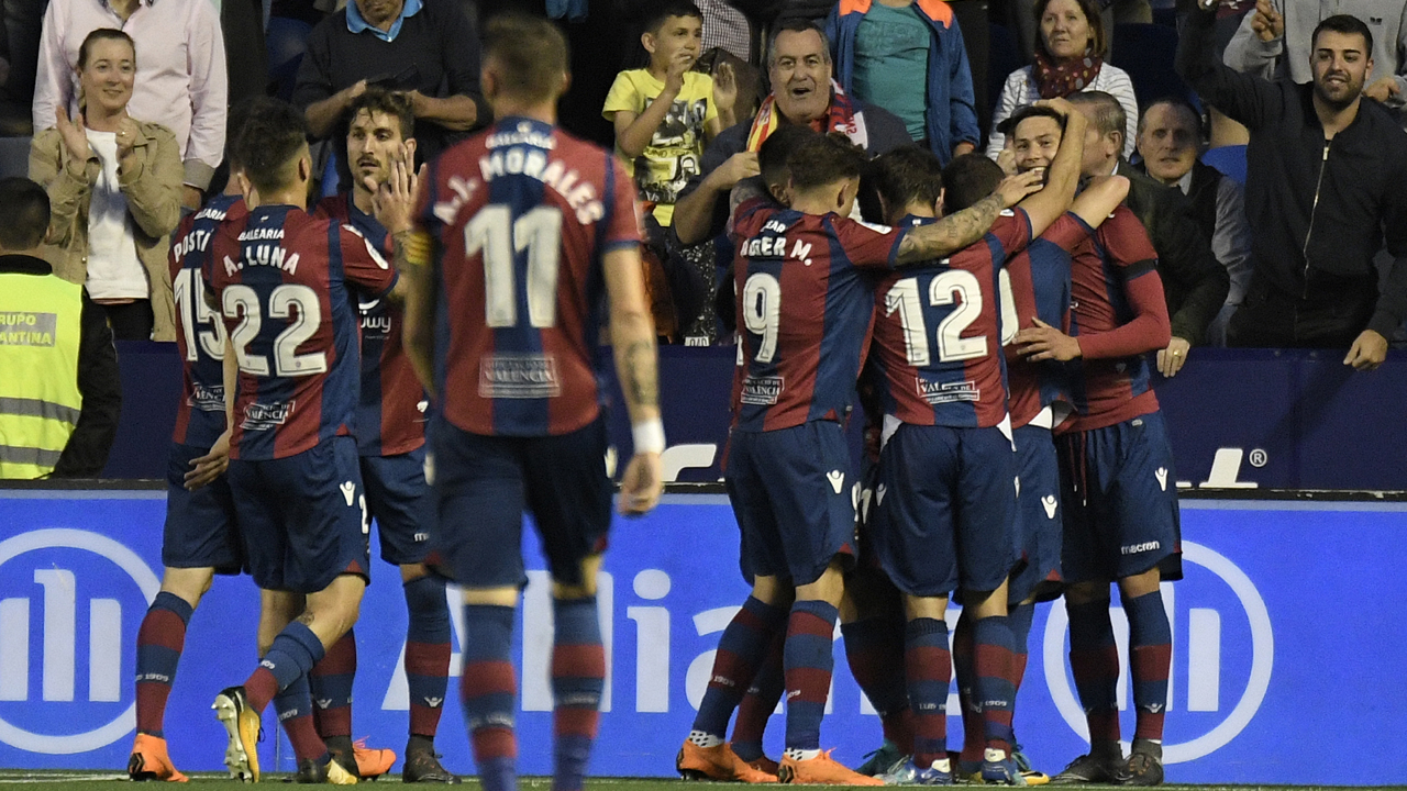 FBL-ESP-LIGA-LEVANTE-BARCELONA
