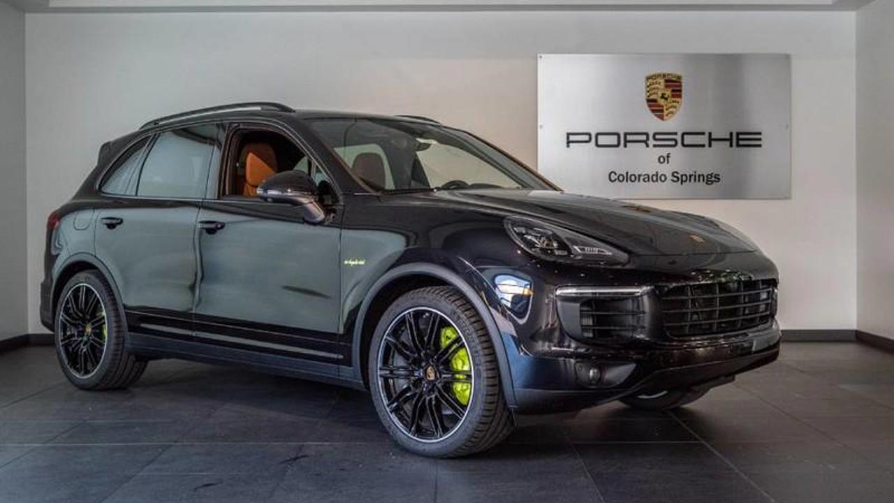 Porsche-Cayenne-E-Hybrid