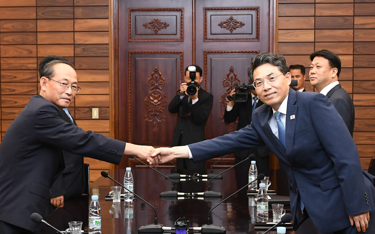 NKOREA-SKOREA-DIPLOMACY-TRANSPORT