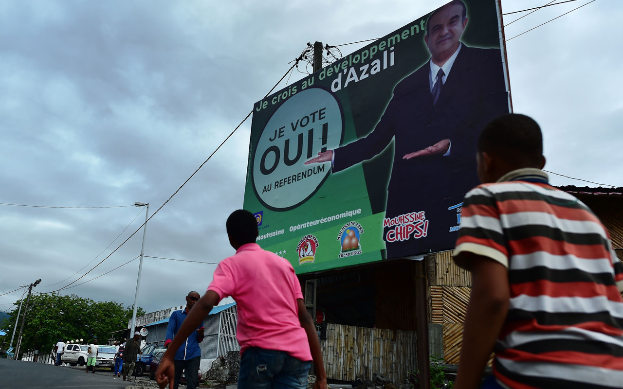 COMOROS-POLITICS-REFERENDUM