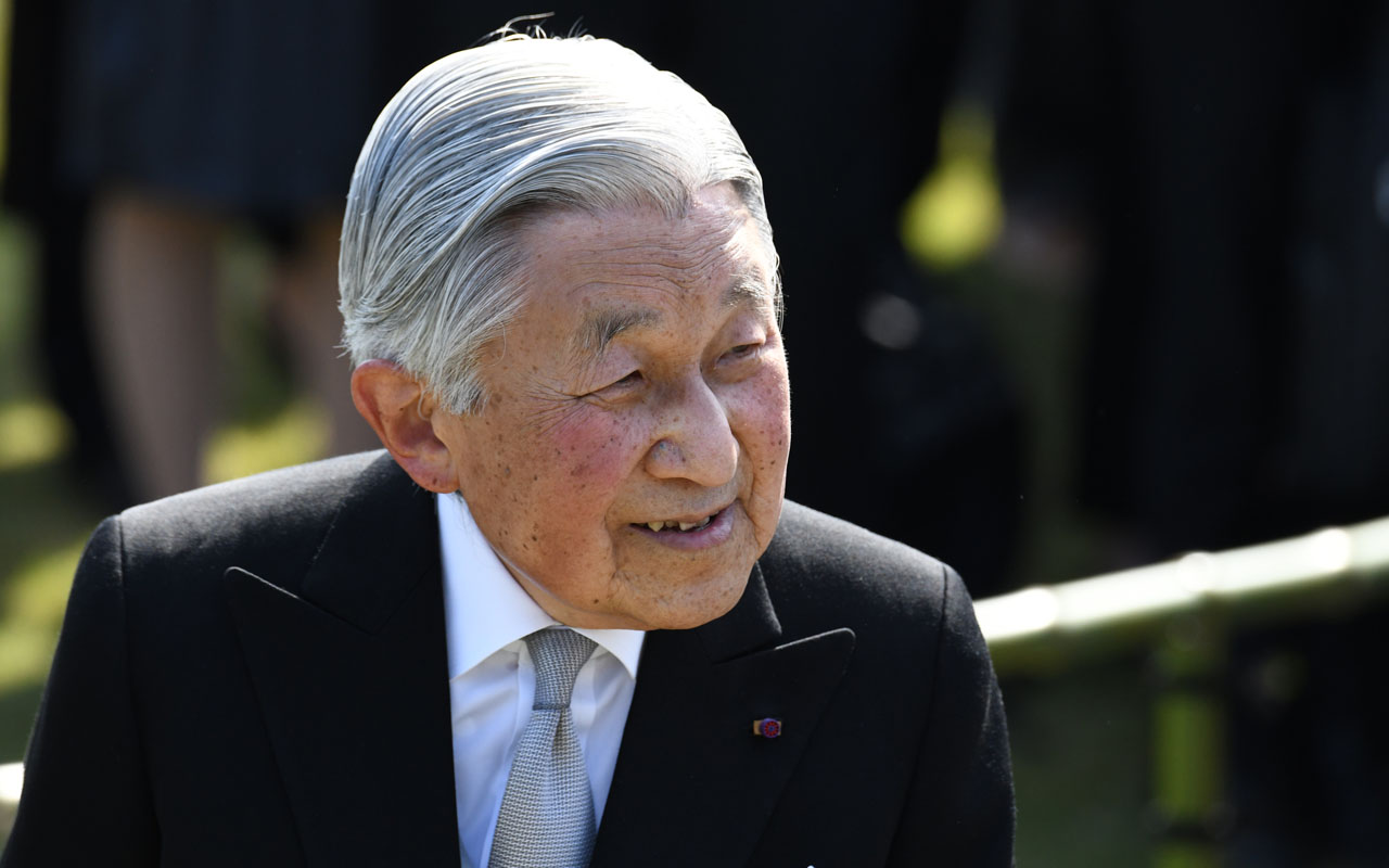 FILES-JAPAN-ROYALS-EMPEROR-HEALTH-AKIHITO