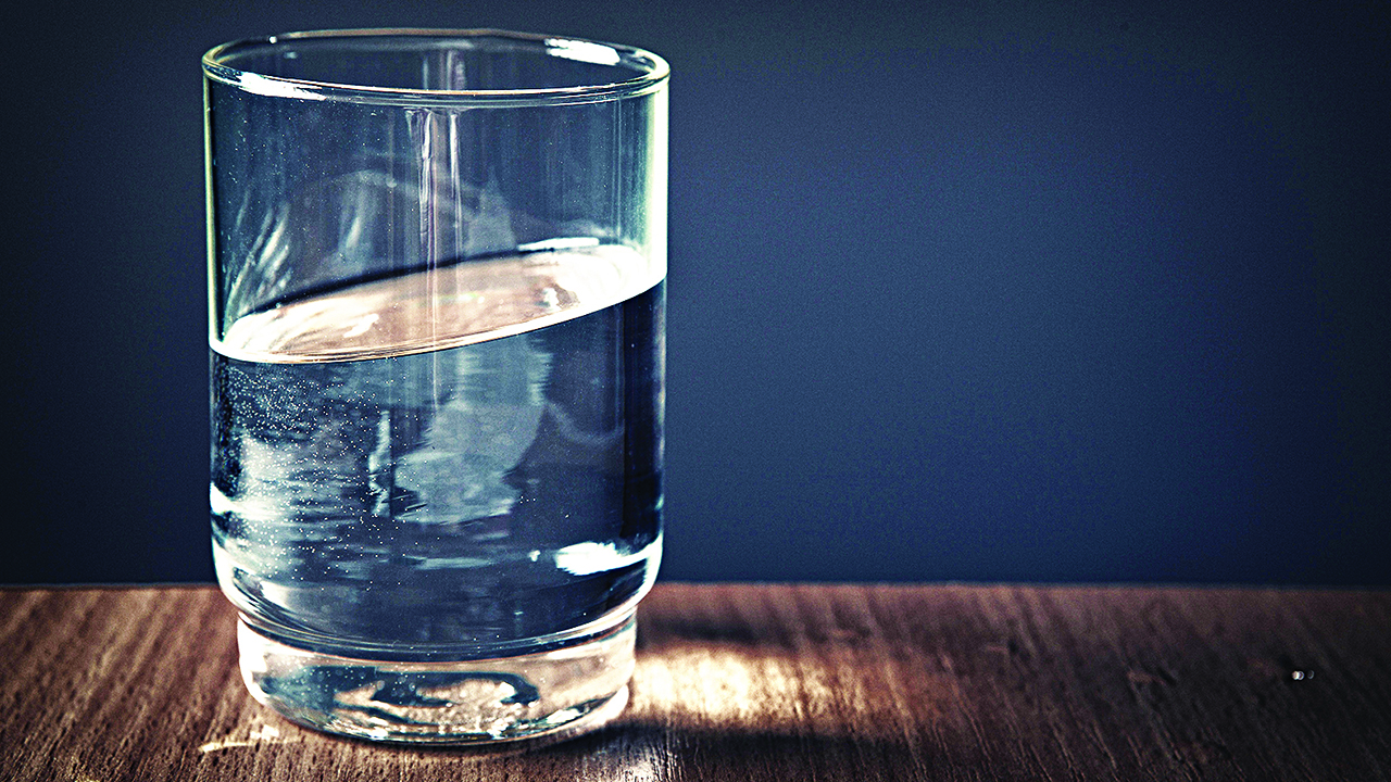 close-up-glass 21=07=2018