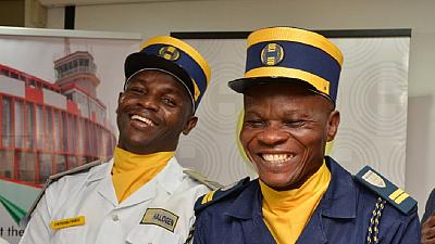 Airport guards who returned money to owner photo Africanews