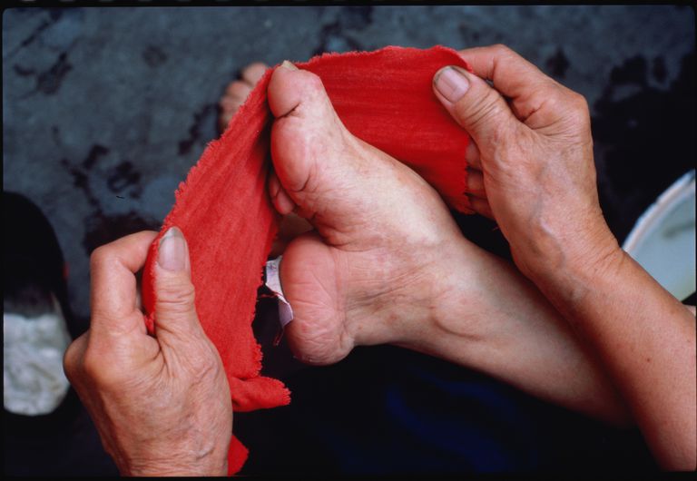 Boundfoot wrapping photo Thoughtco
