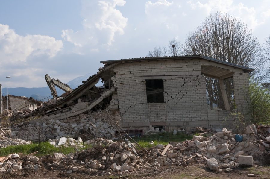 earthquake-1665879_1280