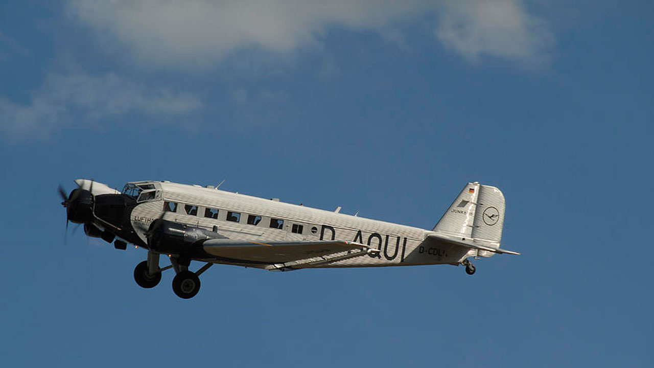 german-junkers-ju-52-flying-phil-wallick