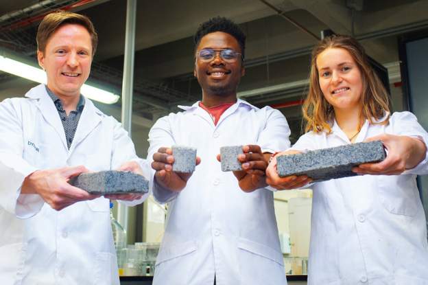 Dr Dyllon Randall,Vukheta Mukhari and Suzanne Lambert Photo BBC